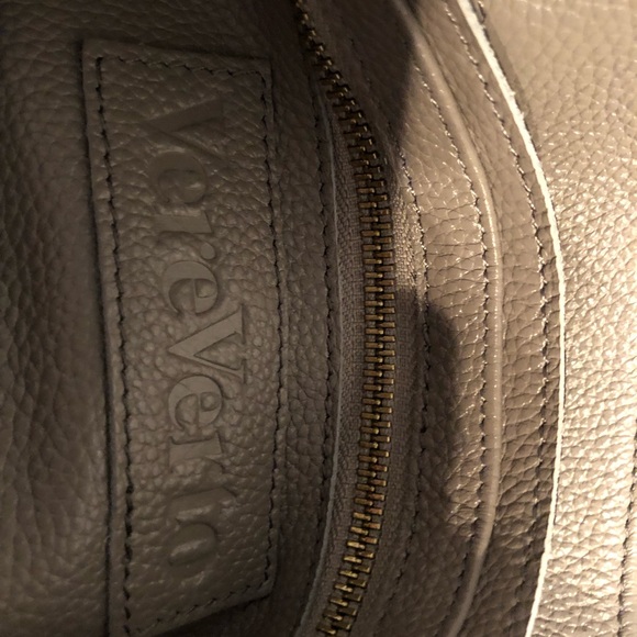 VereVerto Gray Leather convertible backpack - Picture 2 of 3